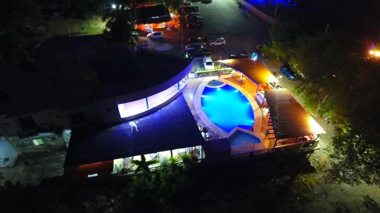 Hotel El Barco Compostela de Azua Dış mekan fotoğraf